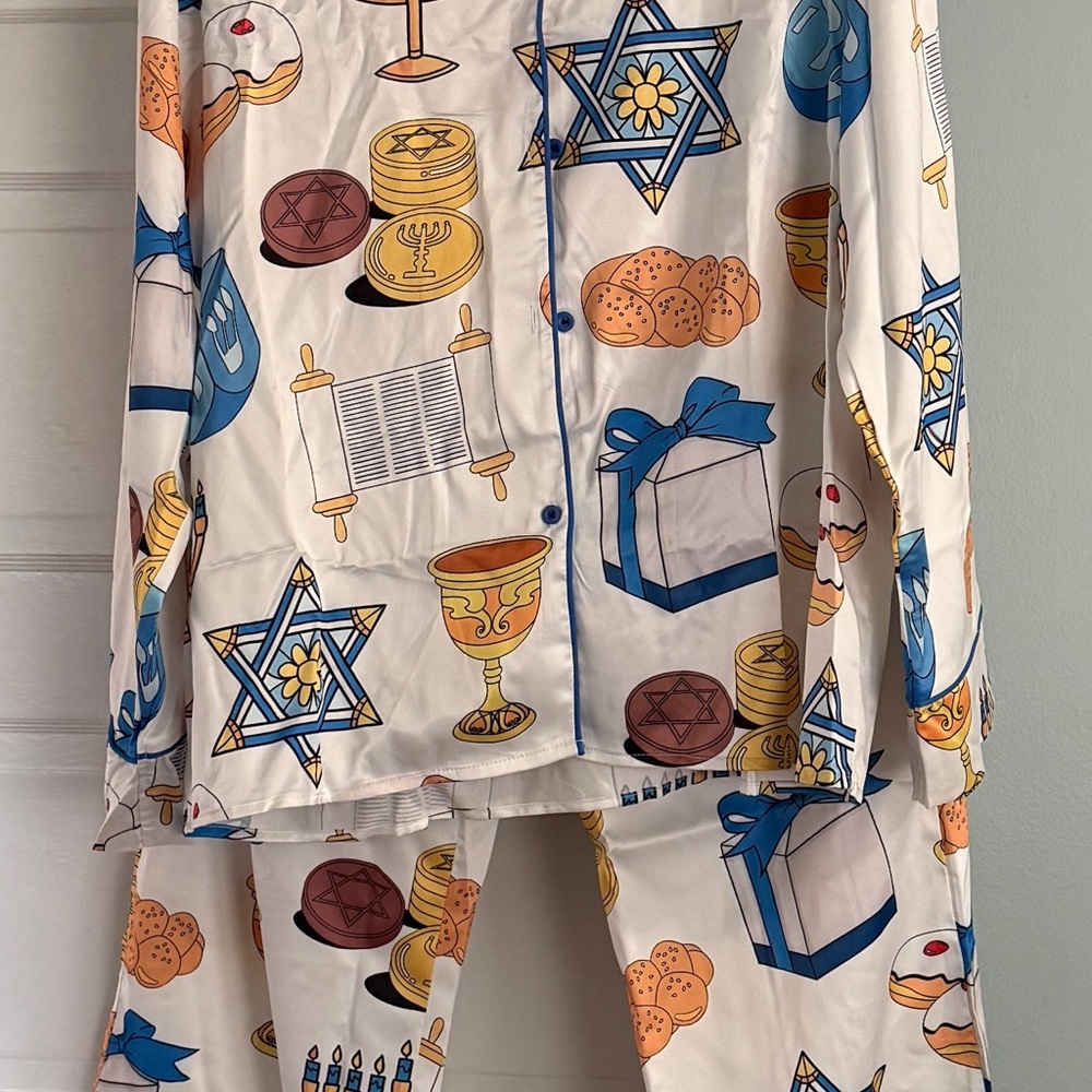 Hanukkah Satin Pajama Set For Women Size Large brand new with tags